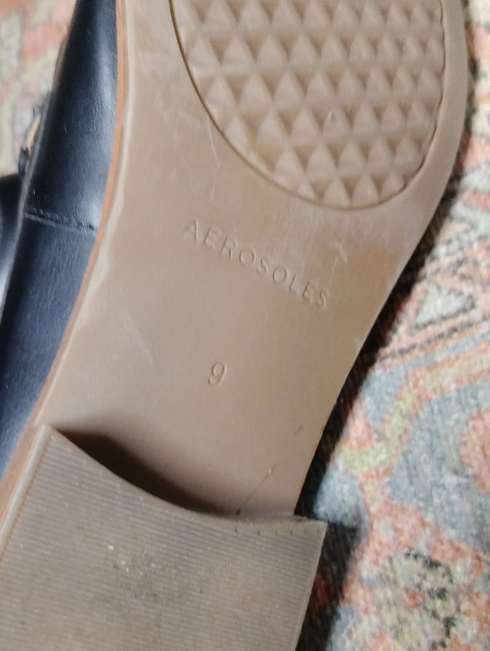 AEROSOLES Black Leather Slip-On Loafers Rounded Point - Size 9